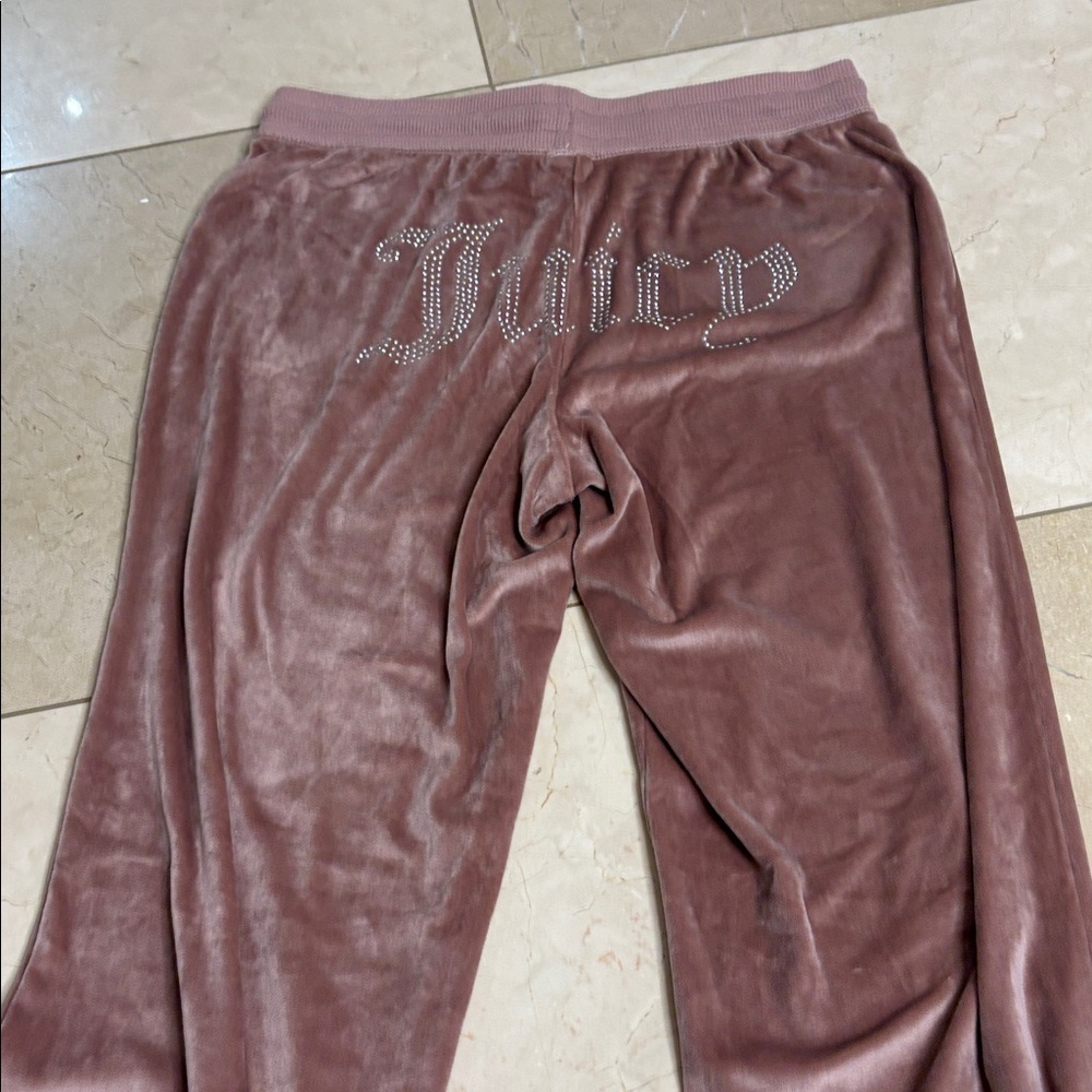 ⭐️ Juicy Couture Taupe Lounge Pants- size medium - Picture 10 of 10